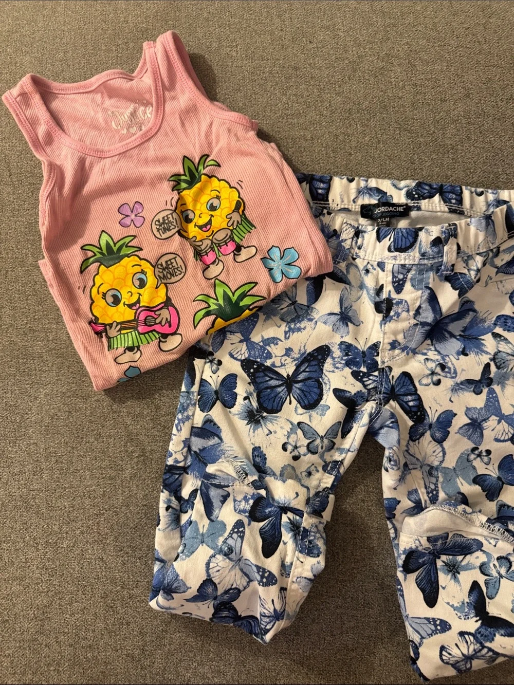 5/$15- Girl’s bundle size small